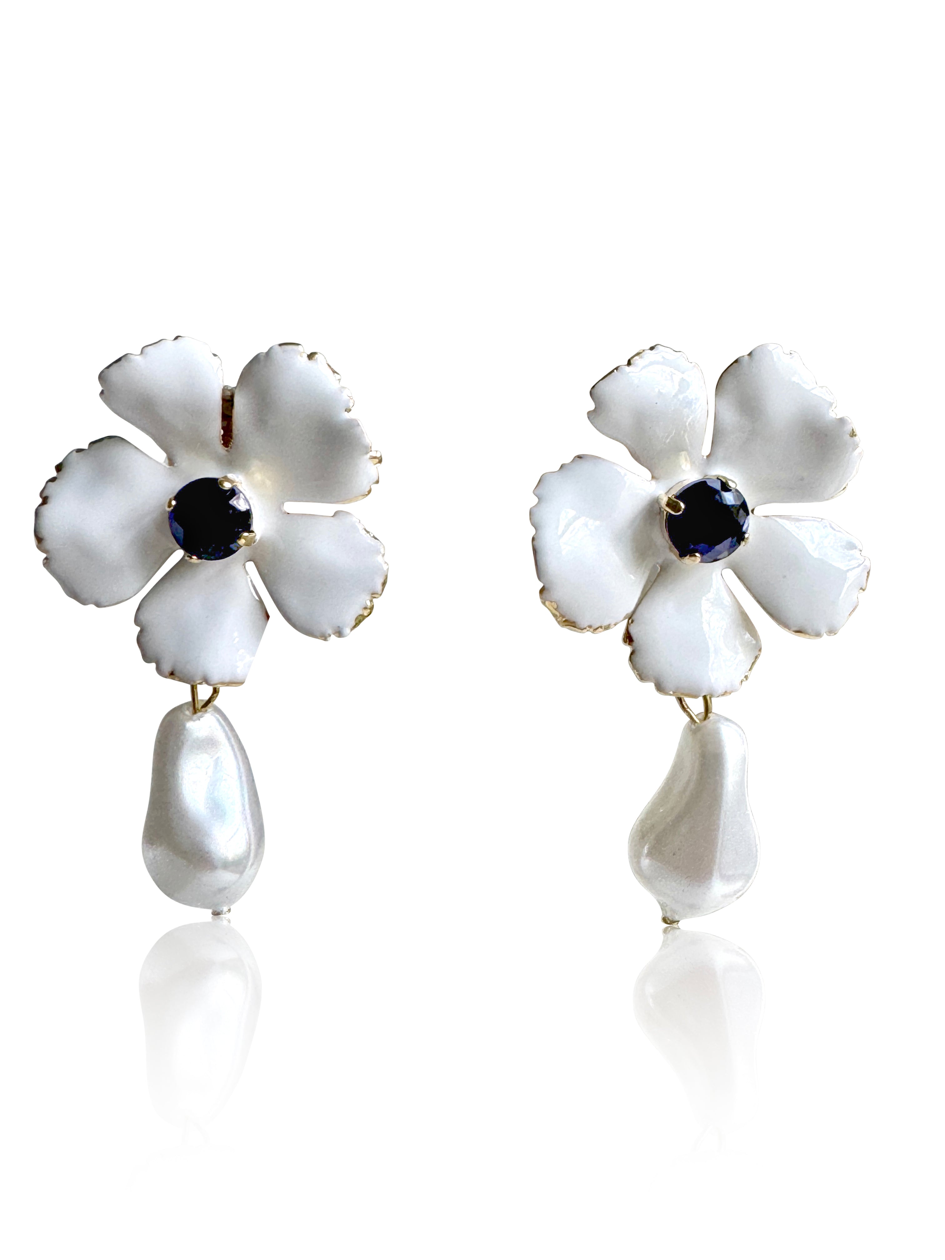 Anna White Flower Earrings