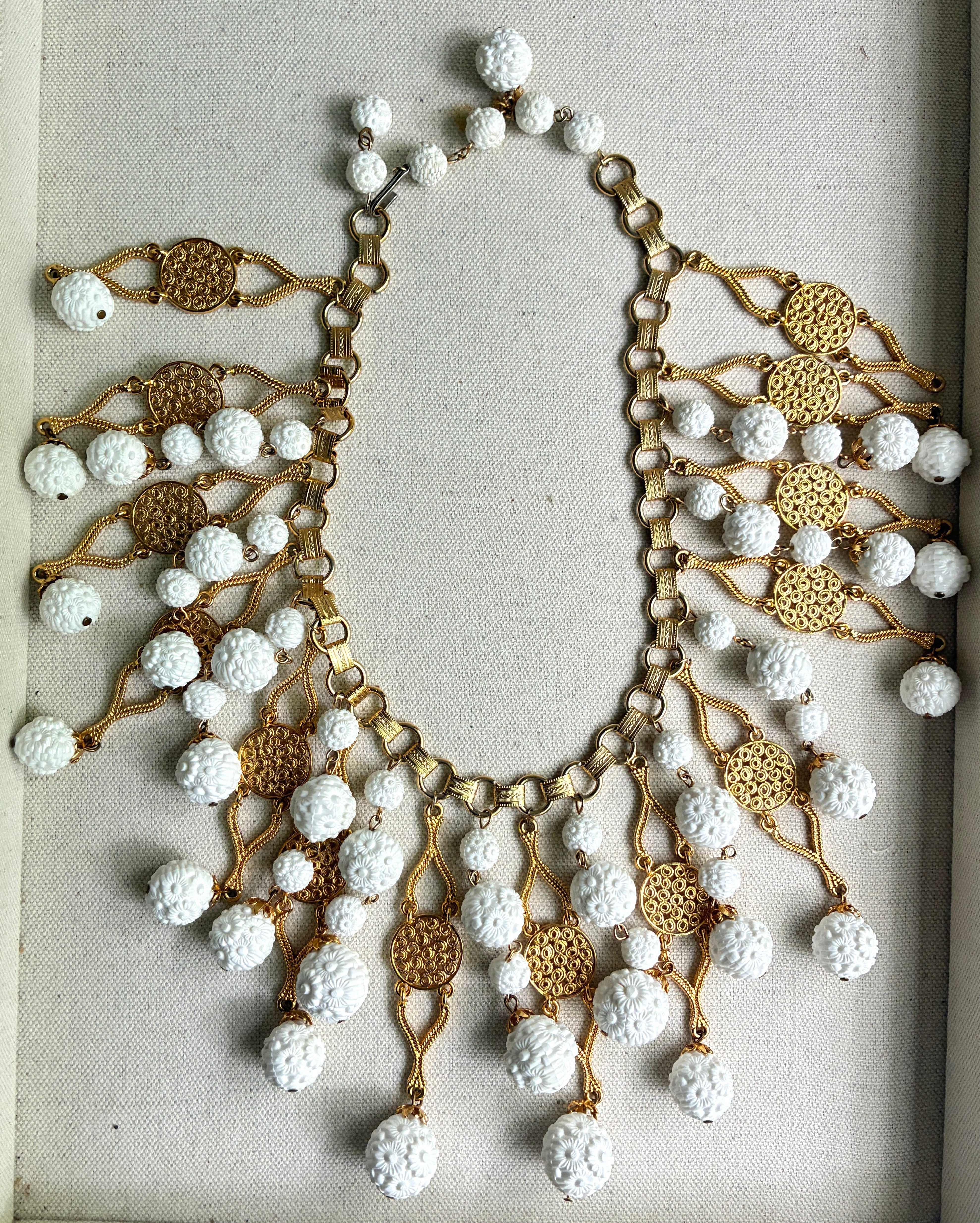 Vintage 1960s White & Gold Statement Collar Necklace