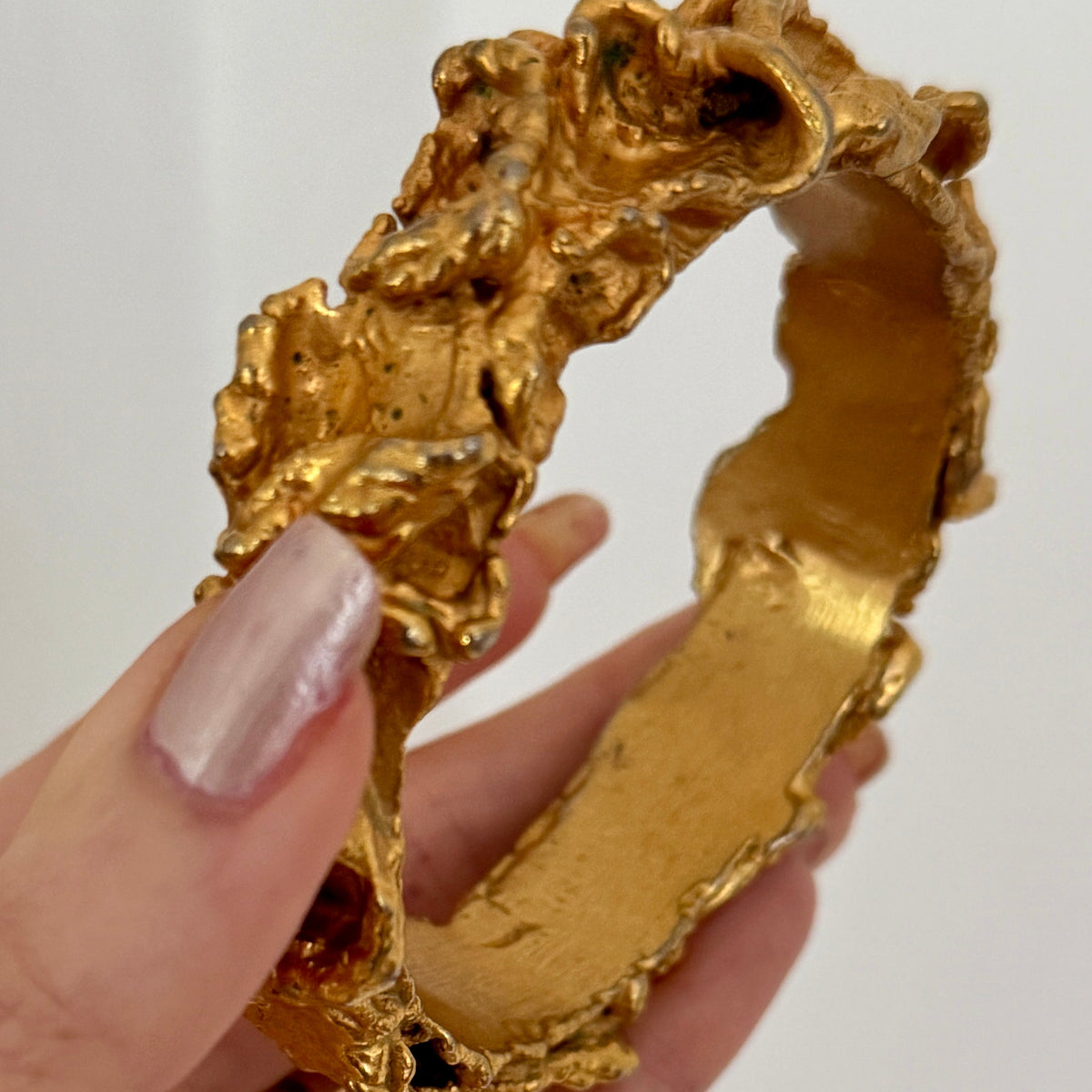 Vintage French 90s Gilt Resin Textured Bangle