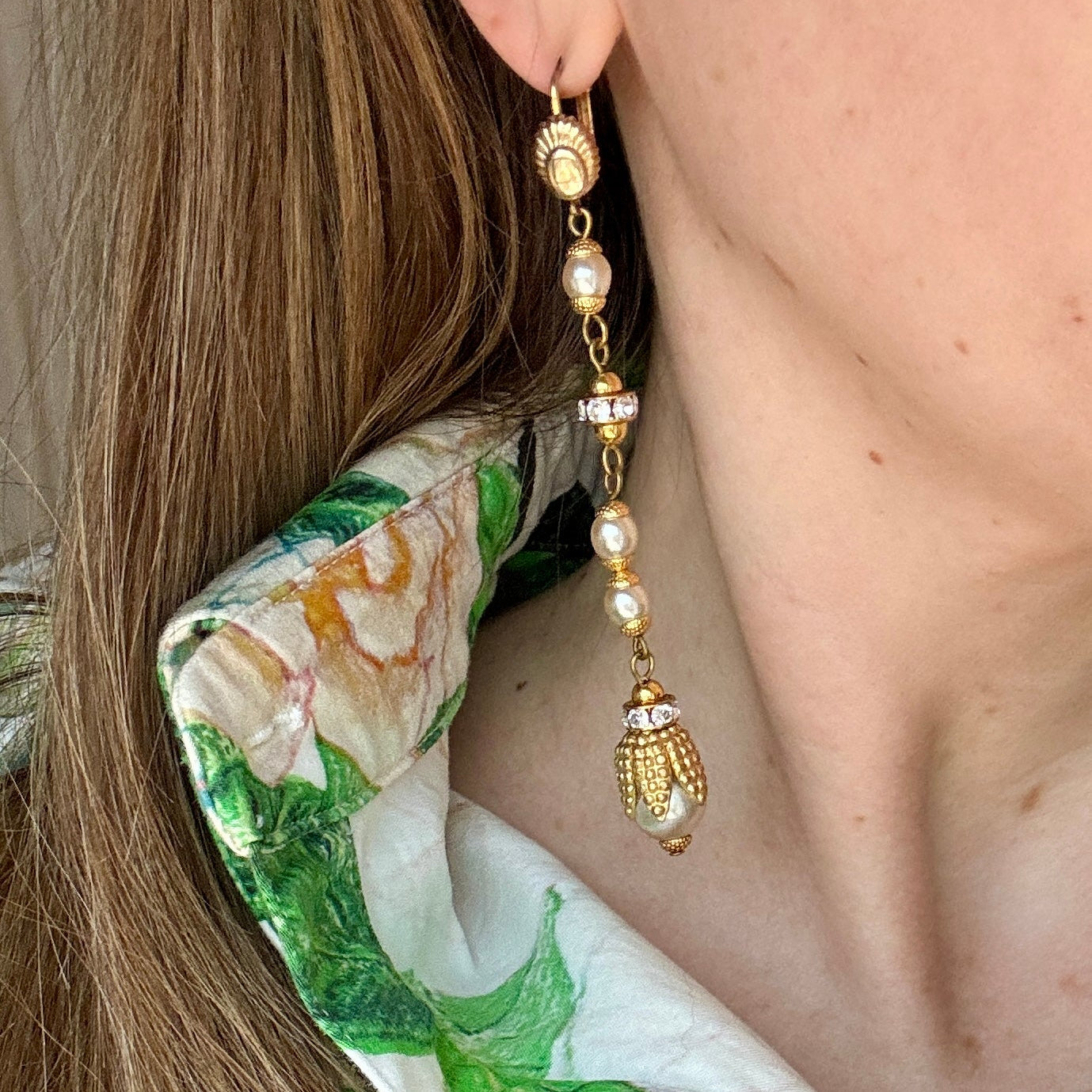 Vintage 80s GORGEOUS Gold & Pearl Drop Post Earrings