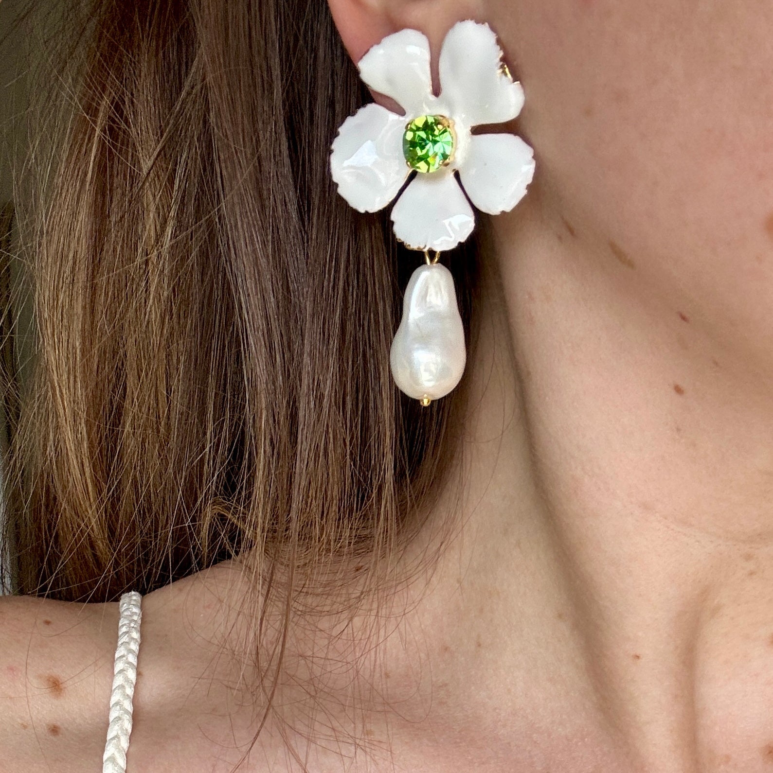 Anna White Flower Earrings