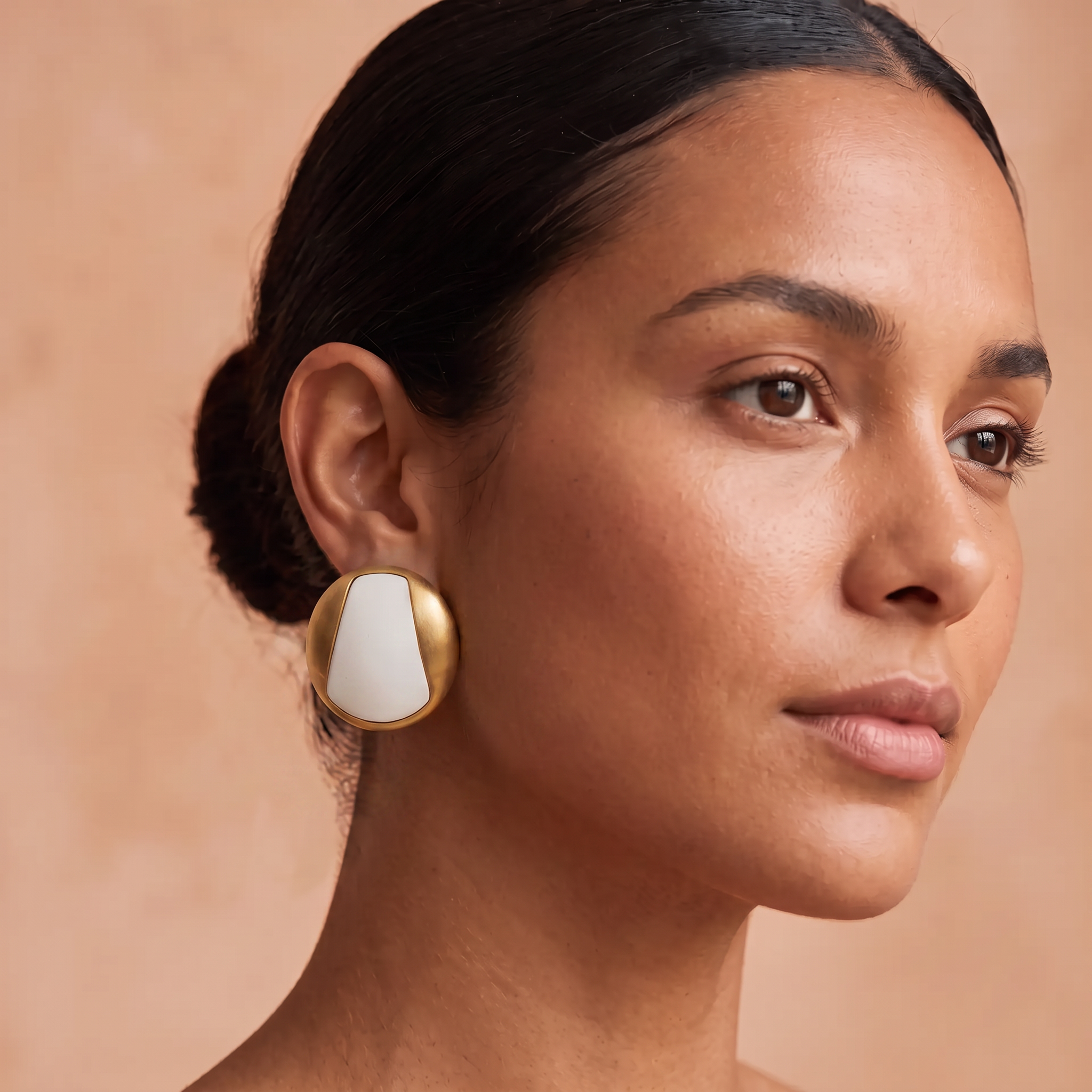 Vintage Essex White and Gold Button Earrings