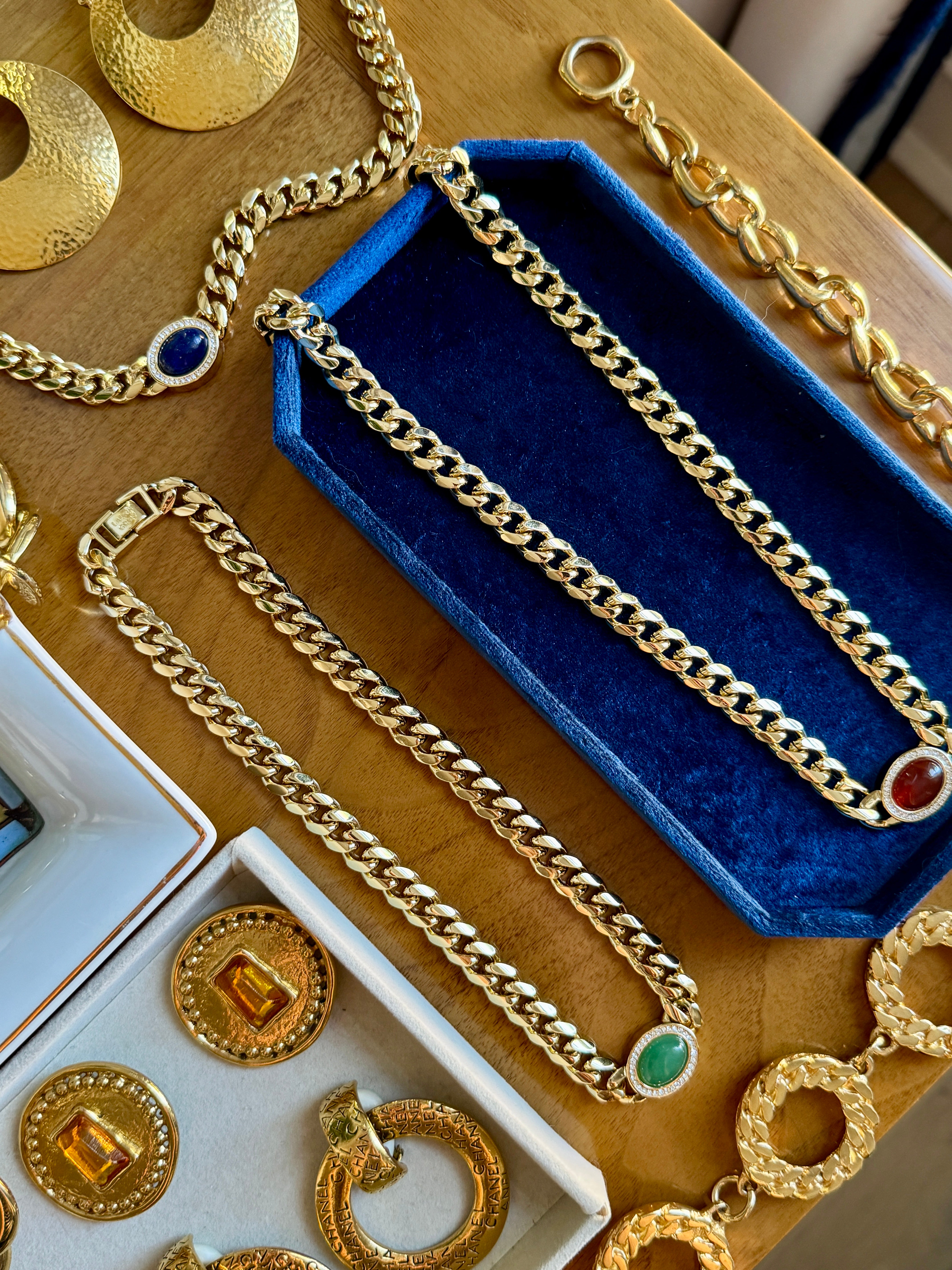 Harlow Curb Chain Carnelian, Lapis & Aventurine