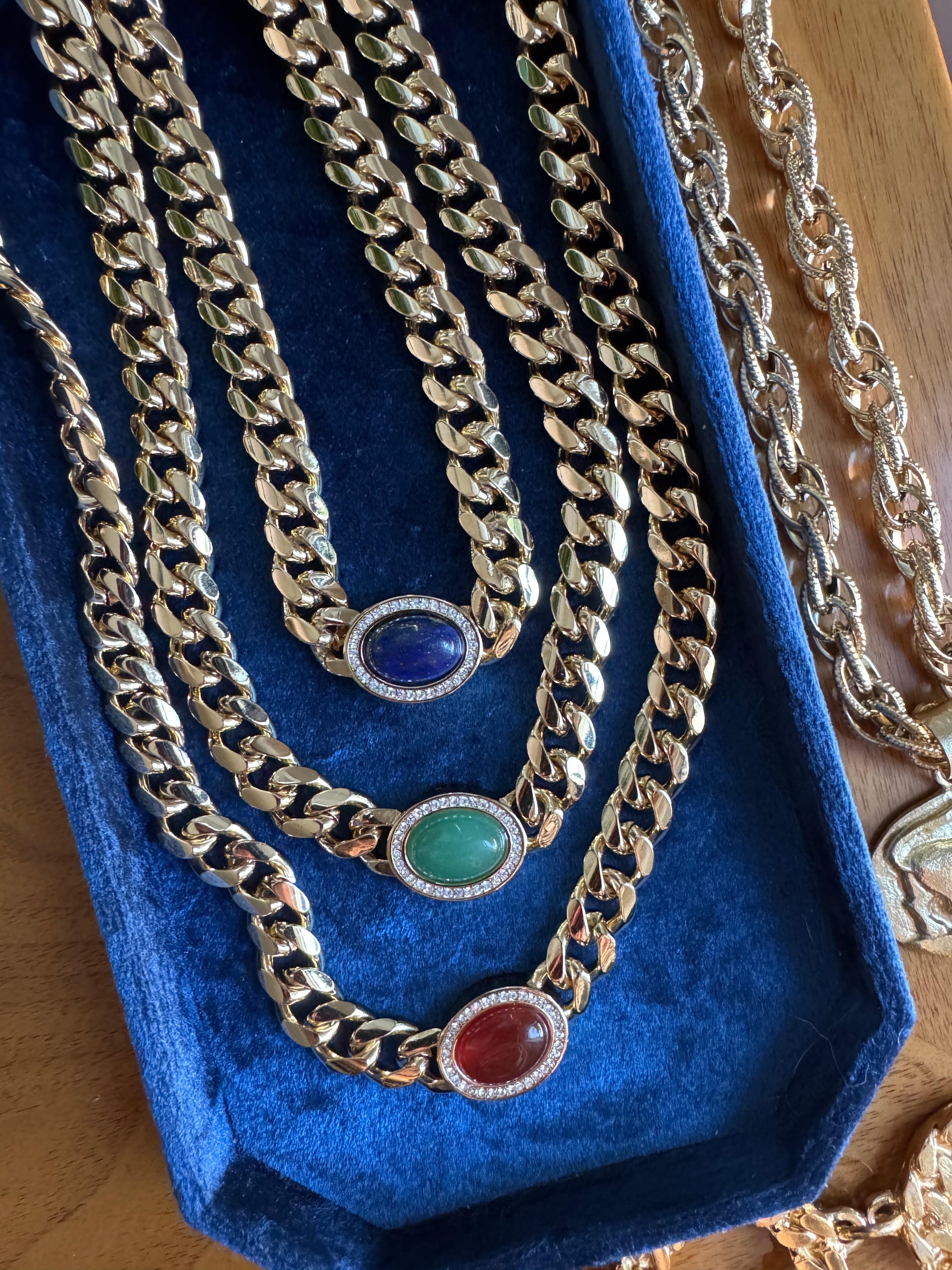 Harlow Curb Chain Carnelian, Lapis & Aventurine