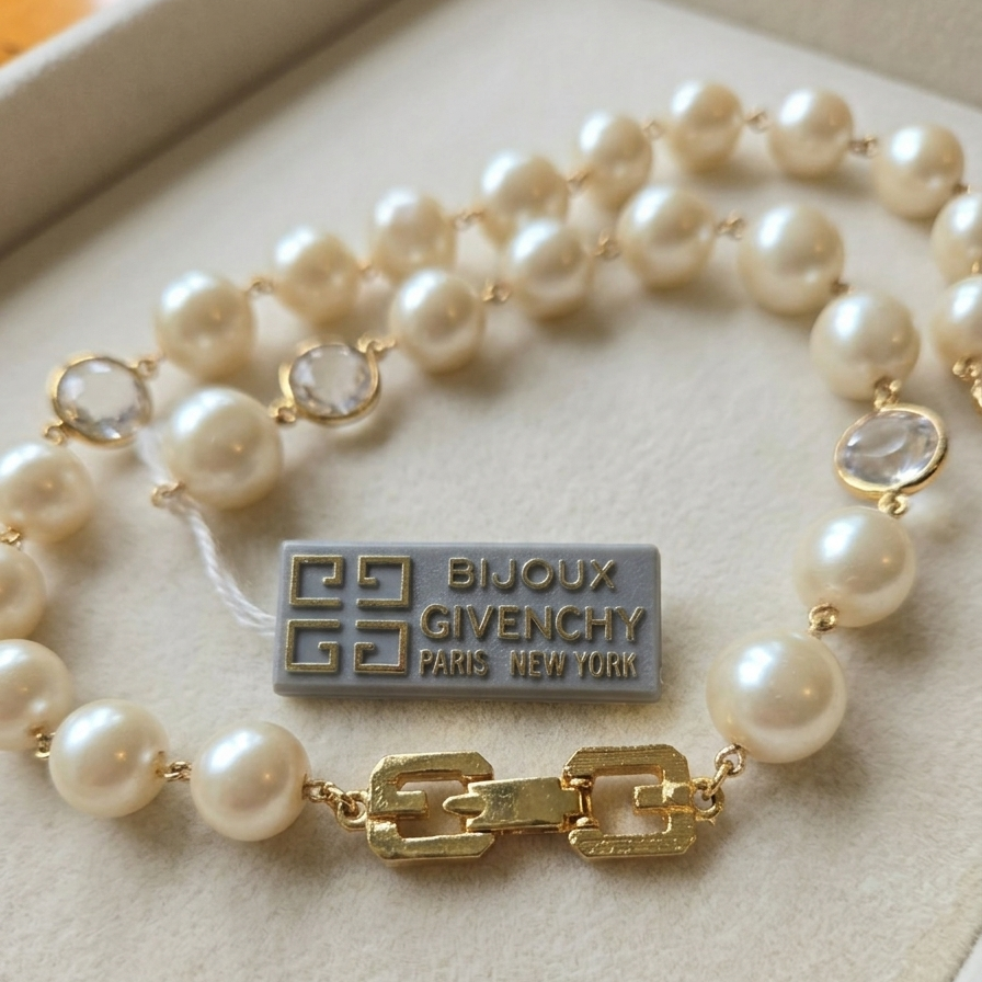 90s Vintage Bijoux Givenchy Pearl Necklace
