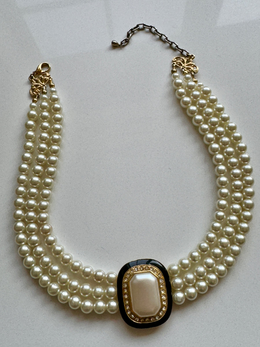 Classic 90s Three Row Pearl Necklace
