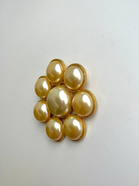 90s Pearl Flower Brooch