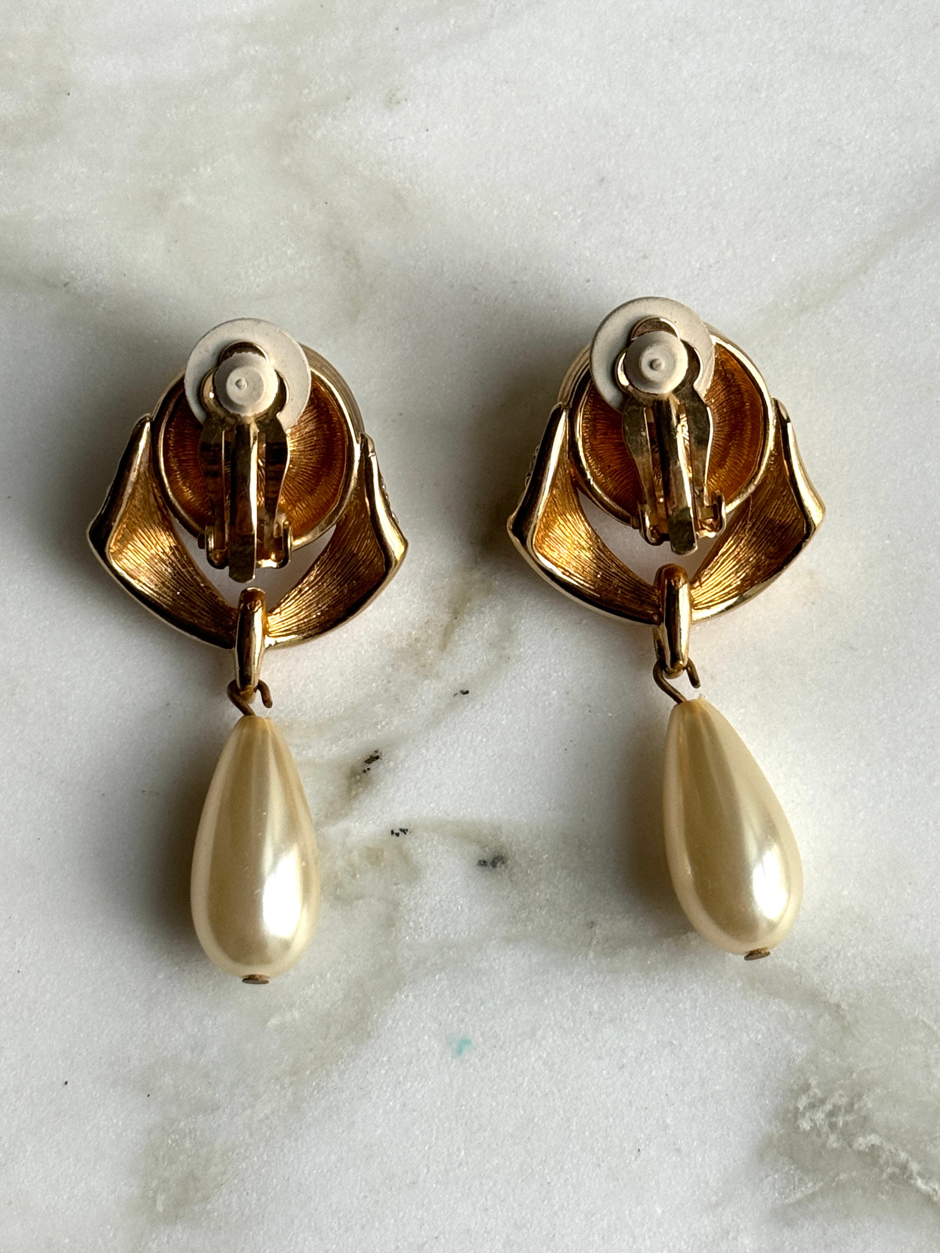 Pretty Designer Swarovski Pearl Drop Earrings