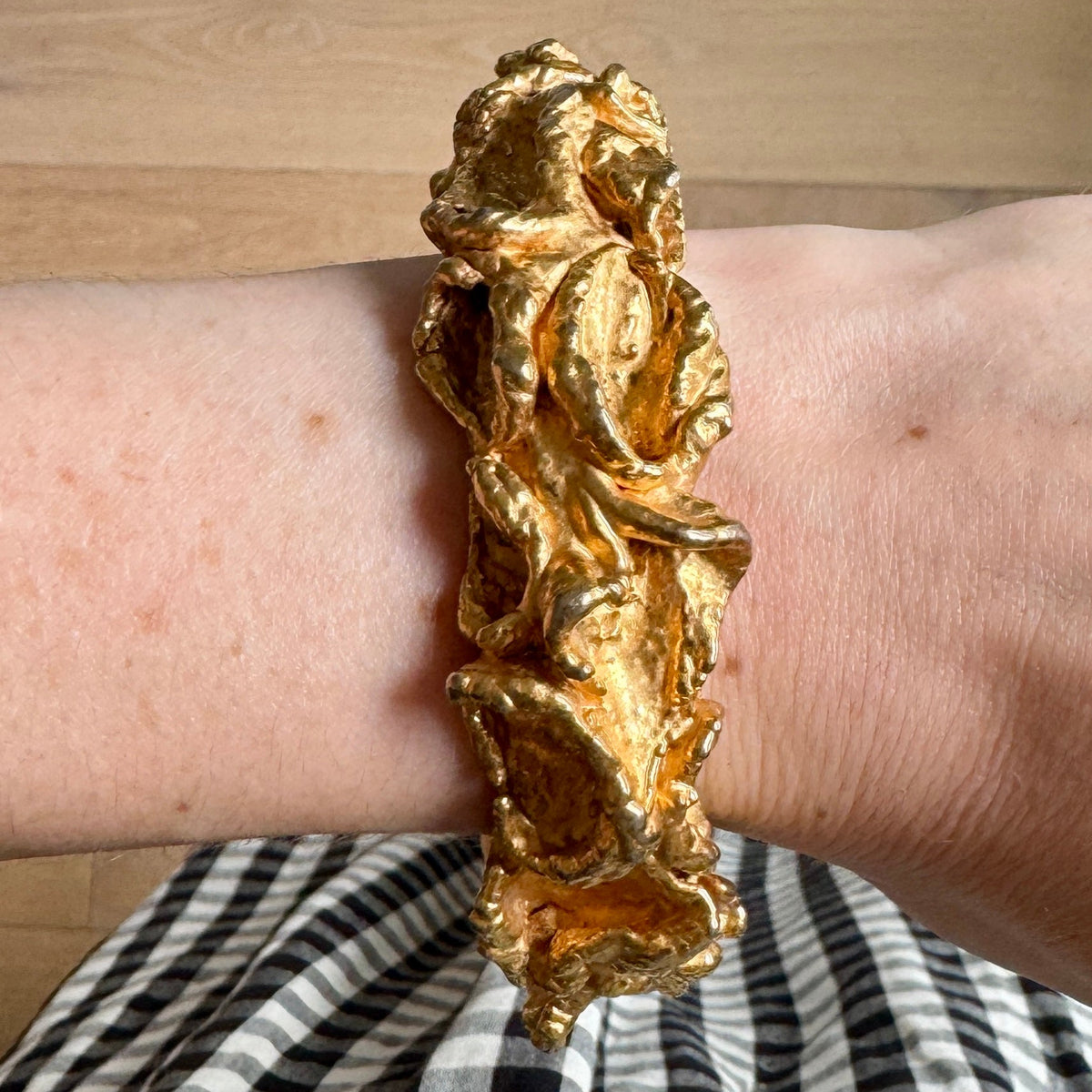 Vintage French 90s Gilt Resin Textured Bangle