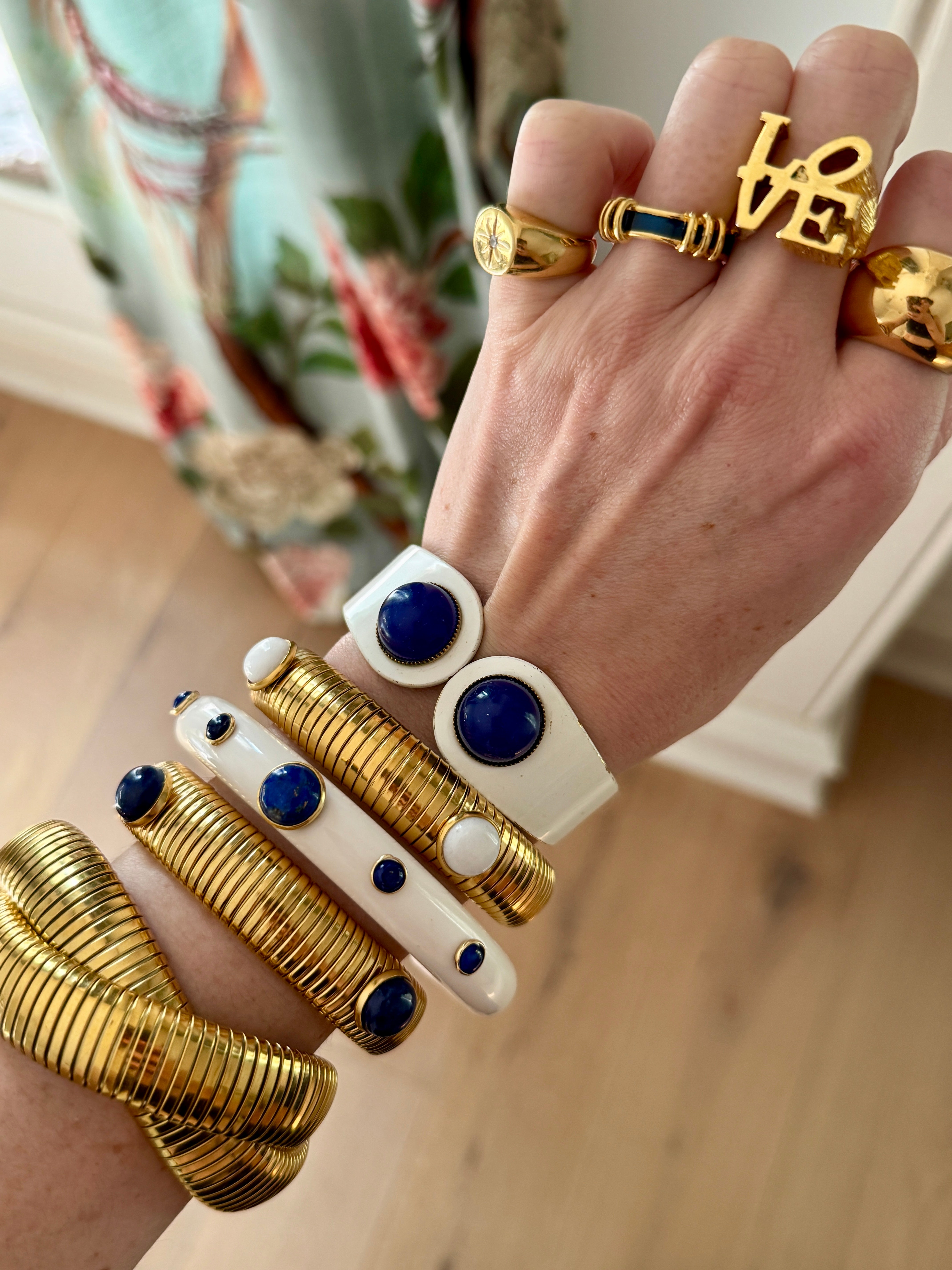 Round White Stone Gold Omega Bracelet