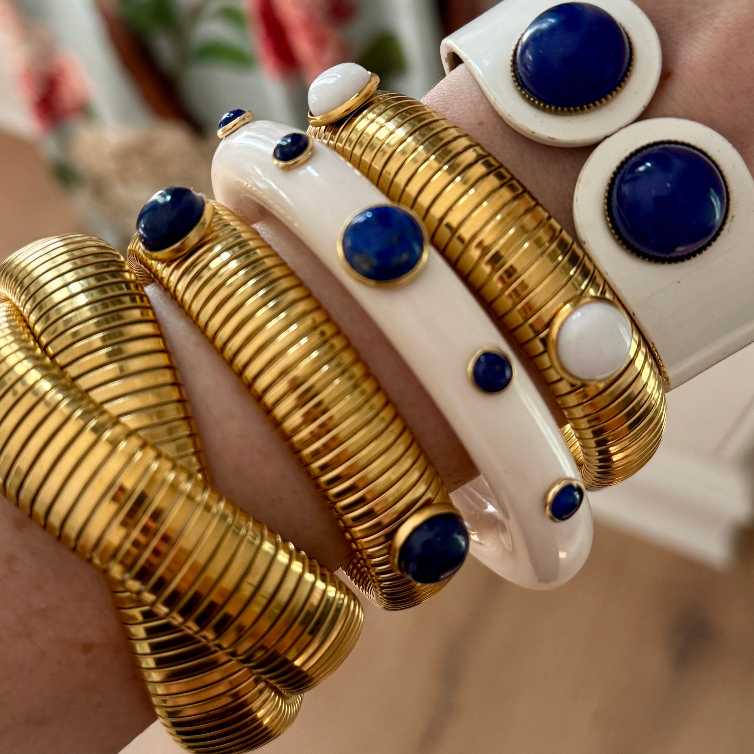 Round White Stone Gold Omega Bracelet