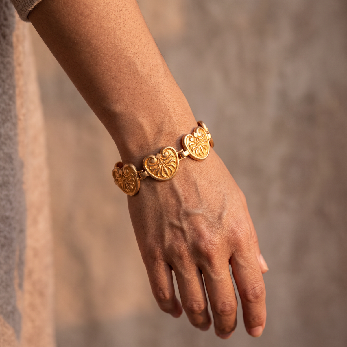 Vintage Gold Filigree Heart Link Bracelet