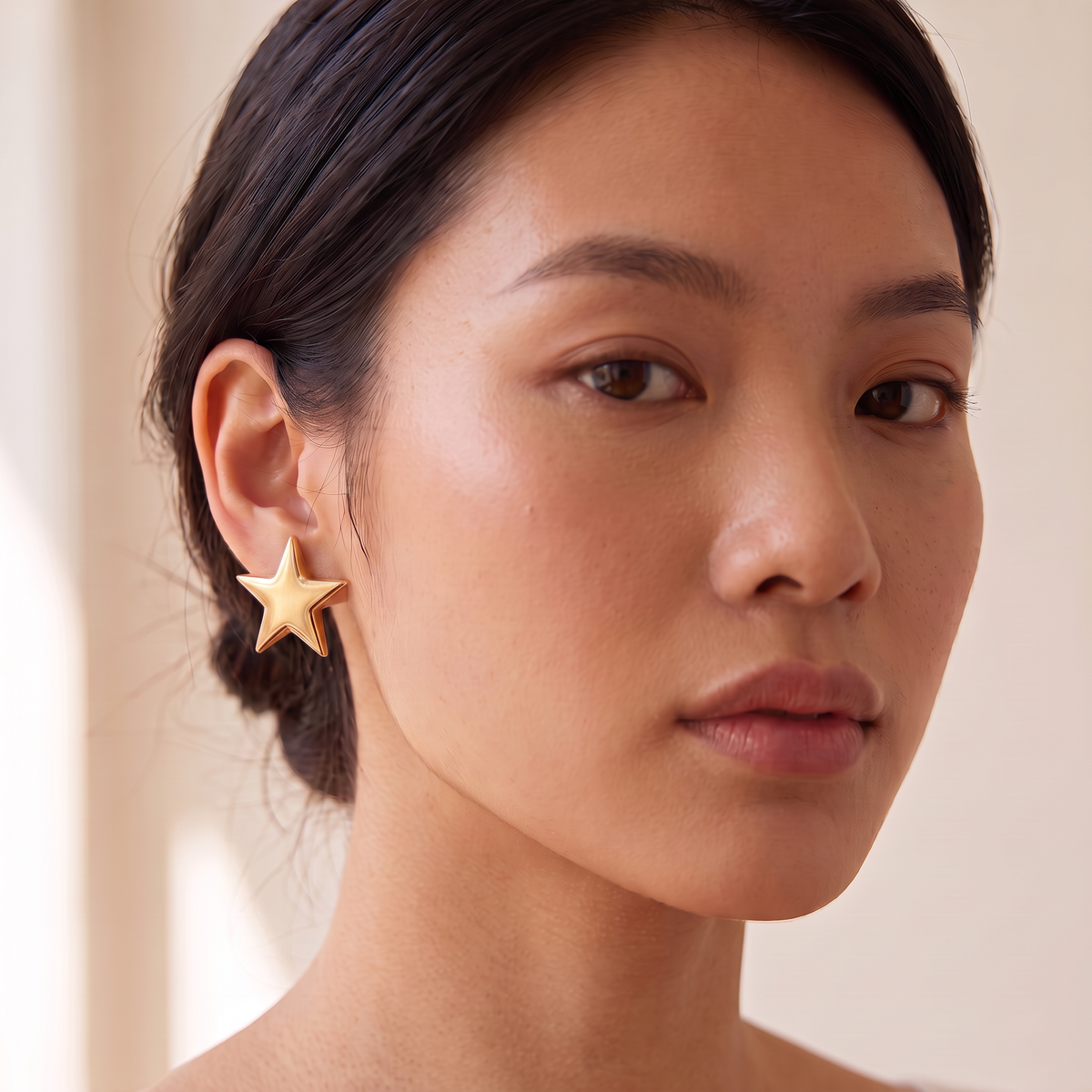 Vintage 70s Gold Star Clip Earrings